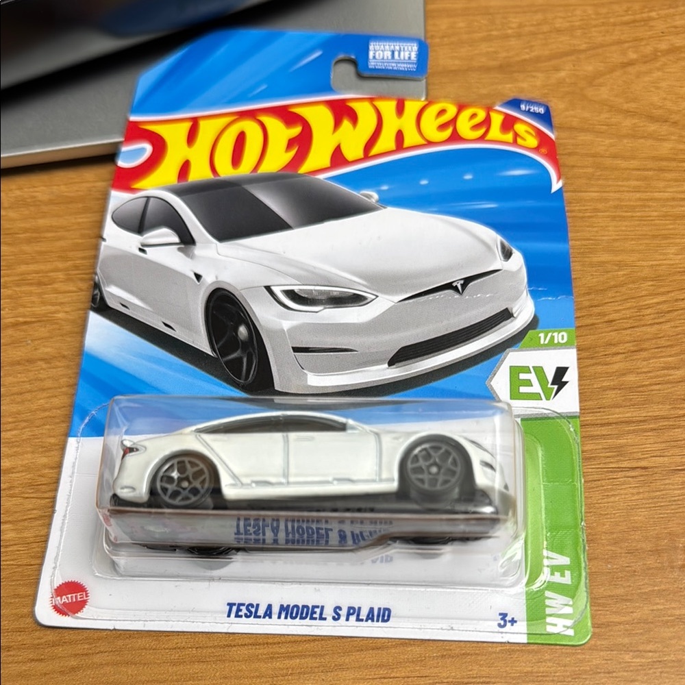 Hot wheels Tesla Model S Plaid White Toy Car